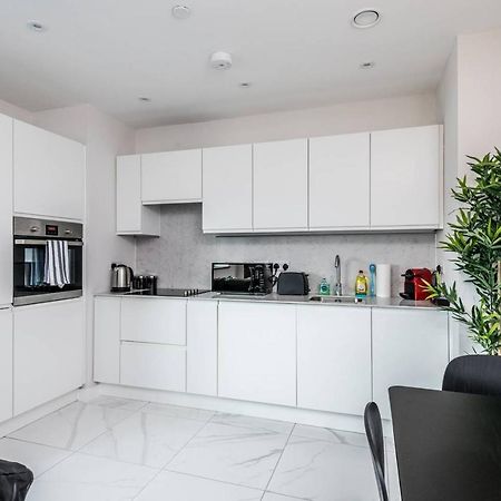 Waterfront Apartment With View Of Liver Building Liverpool Exterior photo